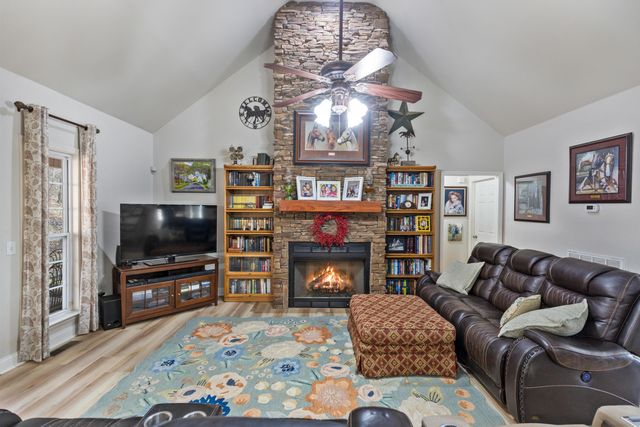 940 Van Davis Road NW, Georgetown, TN 37336