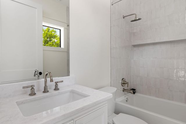 3306 Larry LN B, Austin, TX 78722