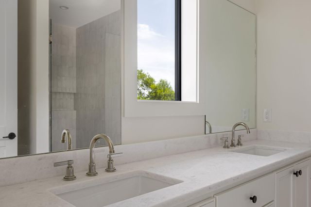 3306 Larry LN B, Austin, TX 78722
