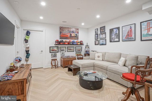 622 S CLARION ST, Philadelphia, PA 19147