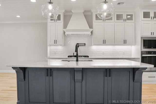 30601 E 63rd Street S, Broken Arrow, OK 74014