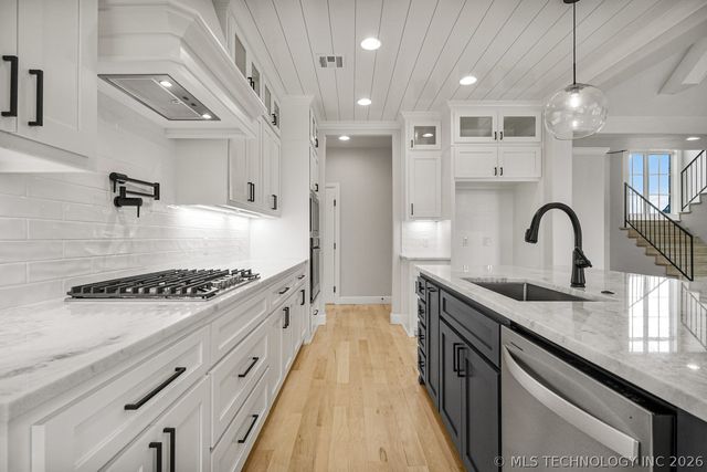 30601 E 63rd Street S, Broken Arrow, OK 74014