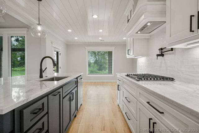 30601 E 63rd Street S, Broken Arrow, OK 74014