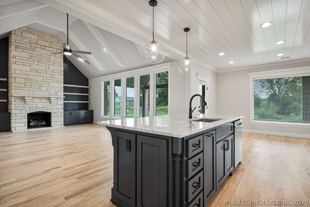 30601 E 63rd Street S, Broken Arrow, OK 74014