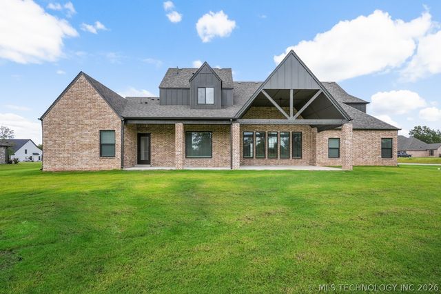 30601 E 63rd Street S, Broken Arrow, OK 74014