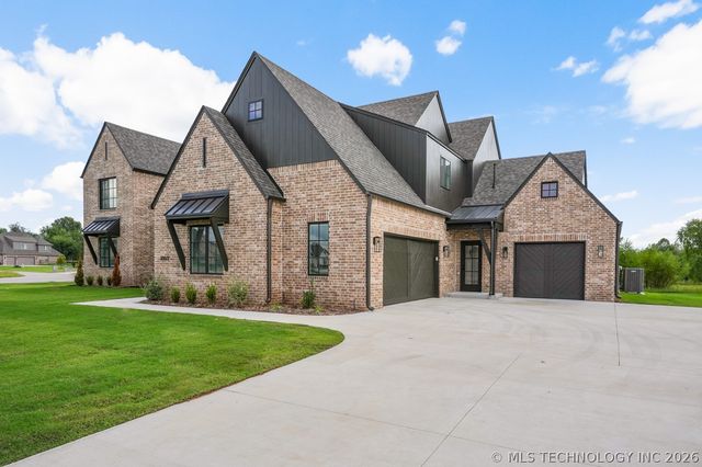 30601 E 63rd Street S, Broken Arrow, OK 74014