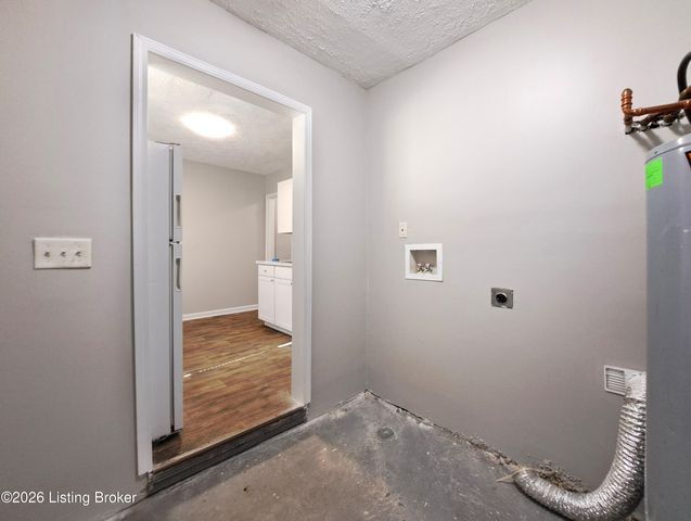 3511 Manslick Rd, Louisville, KY 40215