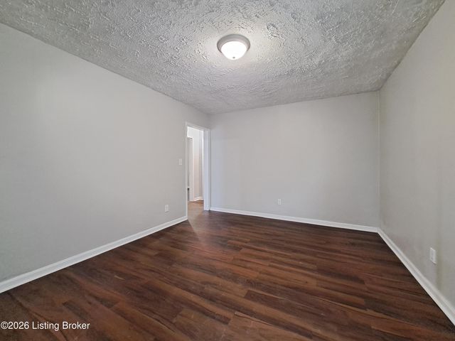 3511 Manslick Rd, Louisville, KY 40215