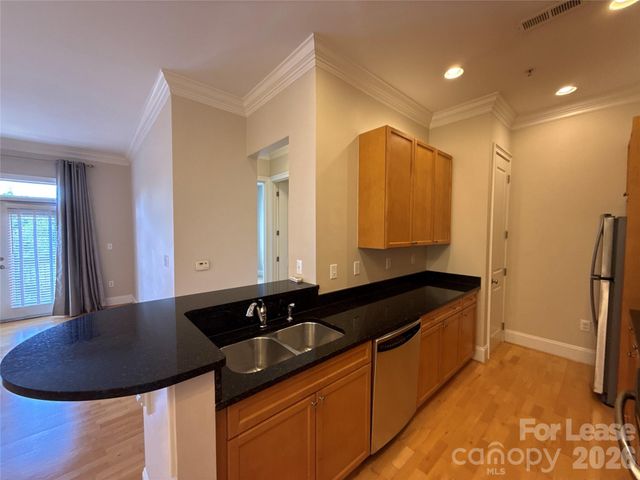 2988 Selwyn Avenue, Charlotte, NC 28209