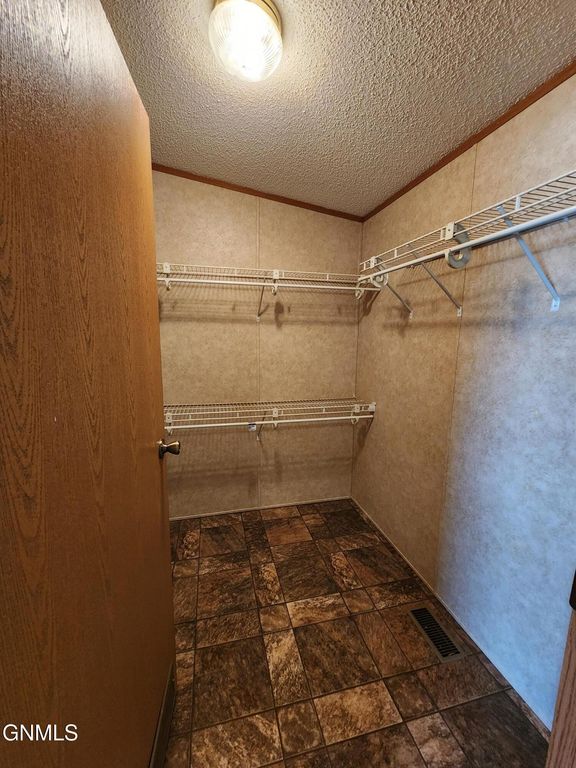 4409 Patriot Drive, Bismarck, ND 58503 photo 10