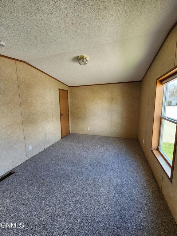 4409 Patriot Drive, Bismarck, ND 58503 photo 16