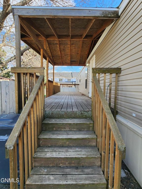 4409 Patriot Drive, Bismarck, ND 58503 photo 2