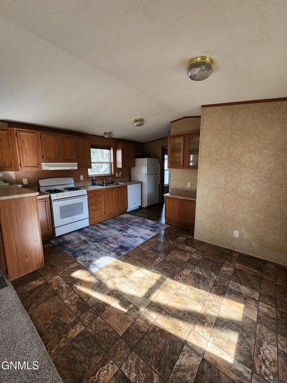 4409 Patriot Drive, Bismarck, ND 58503 photo 5