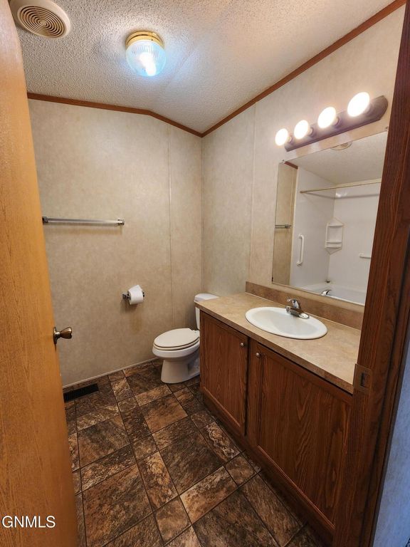 4409 Patriot Drive, Bismarck, ND 58503 photo 8
