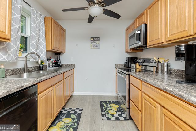 1027 Carl Vinson Parkway, Centerville, GA 31028