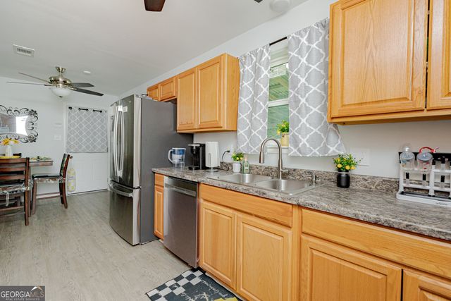 1027 Carl Vinson Parkway, Centerville, GA 31028