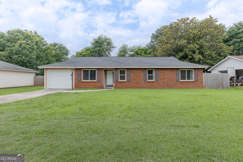 1027 Carl Vinson Parkway, Centerville, GA 31028