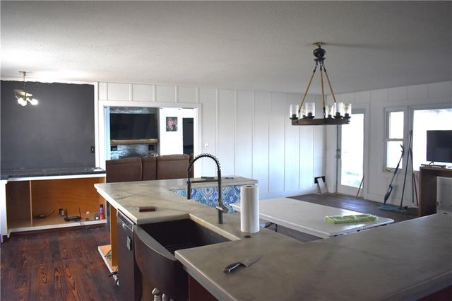 708 Lakeshore Drive, Rushville, MO 64484