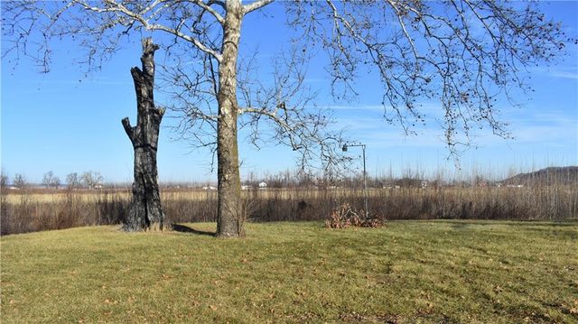 708 Lakeshore Drive, Rushville, MO 64484