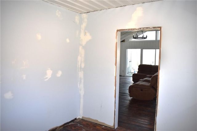 708 Lakeshore Drive, Rushville, MO 64484