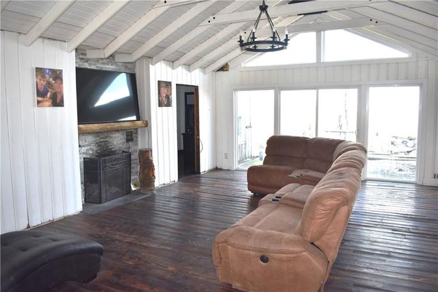 708 Lakeshore Drive, Rushville, MO 64484