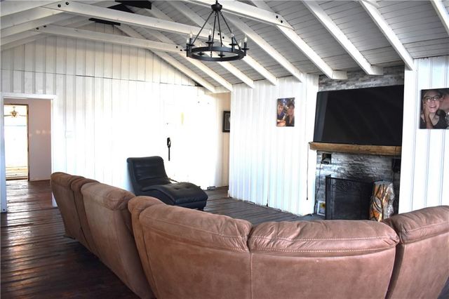 708 Lakeshore Drive, Rushville, MO 64484