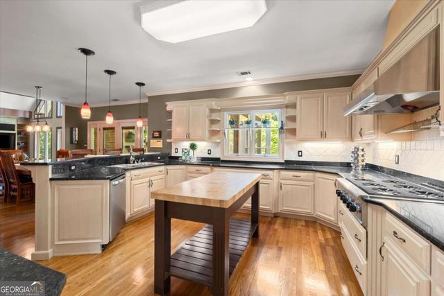 3686 Suwanee Creek Court, Suwanee, GA 30024