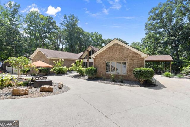 3686 Suwanee Creek Court, Suwanee, GA 30024