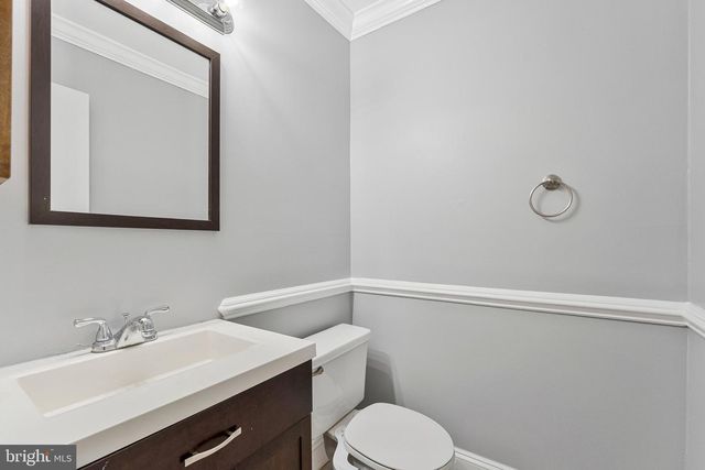 21676 CALAMARY CIR, Sterling, VA 20164