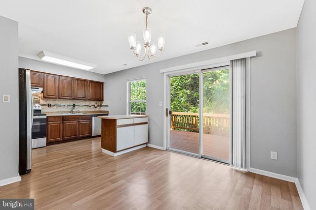 21676 CALAMARY CIR, Sterling, VA 20164