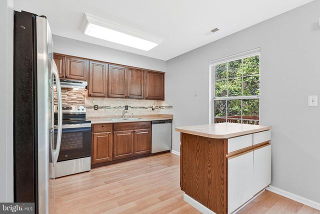 21676 CALAMARY CIR, Sterling, VA 20164