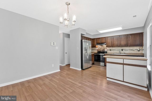 21676 CALAMARY CIR, Sterling, VA 20164
