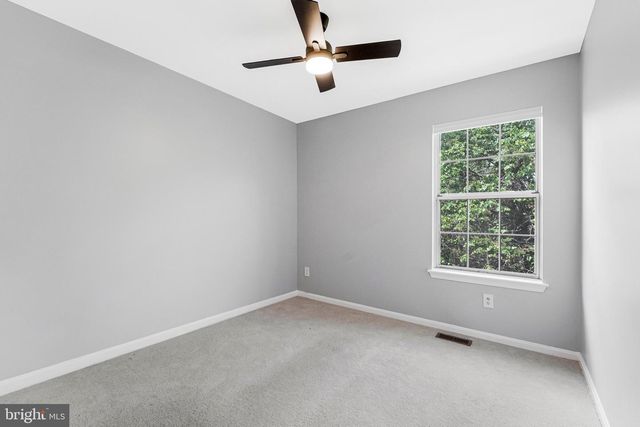 21676 CALAMARY CIR, Sterling, VA 20164