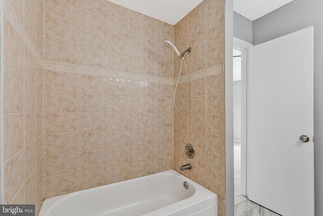 21676 CALAMARY CIR, Sterling, VA 20164