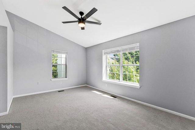 21676 CALAMARY CIR, Sterling, VA 20164