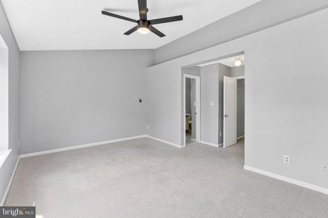 21676 CALAMARY CIR, Sterling, VA 20164