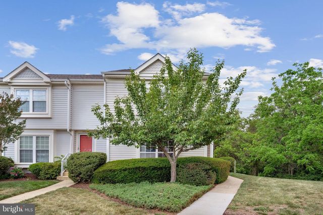 21676 CALAMARY CIR, Sterling, VA 20164