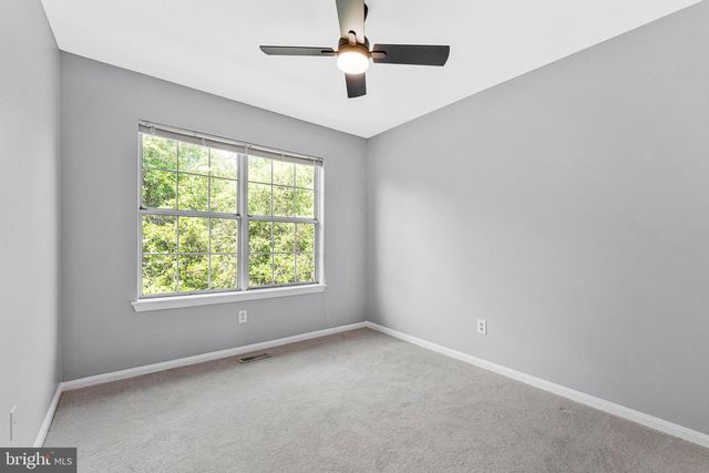 21676 CALAMARY CIR, Sterling, VA 20164
