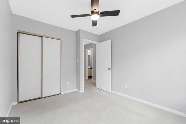 21676 CALAMARY CIR, Sterling, VA 20164