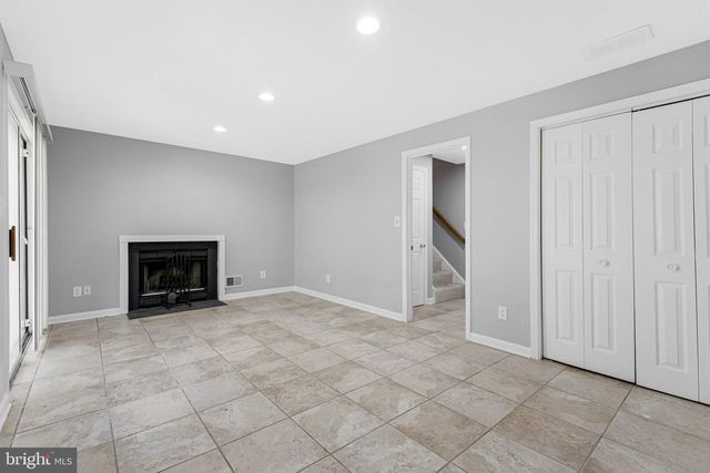 21676 CALAMARY CIR, Sterling, VA 20164