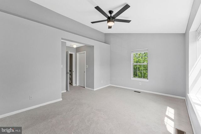 21676 CALAMARY CIR, Sterling, VA 20164