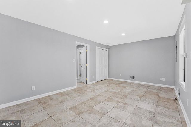 21676 CALAMARY CIR, Sterling, VA 20164