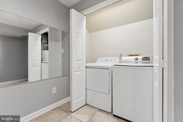 21676 CALAMARY CIR, Sterling, VA 20164