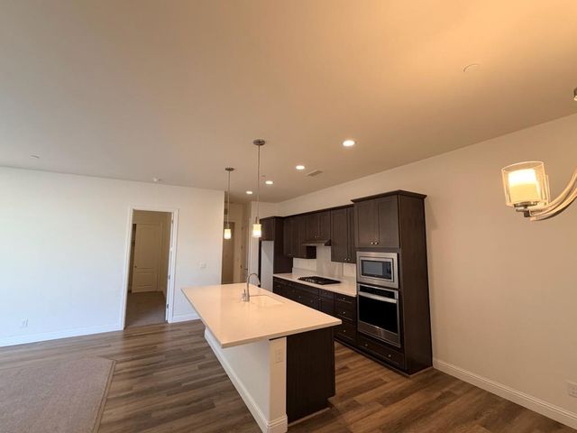 2935 21st Avenue, Kingsburg, CA 93631