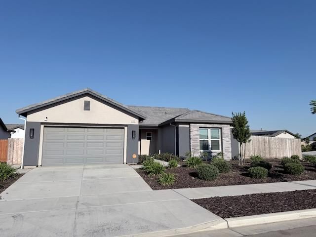 2935 21st Avenue, Kingsburg, CA 93631