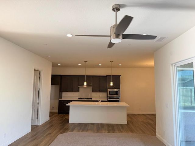 2935 21st Avenue, Kingsburg, CA 93631