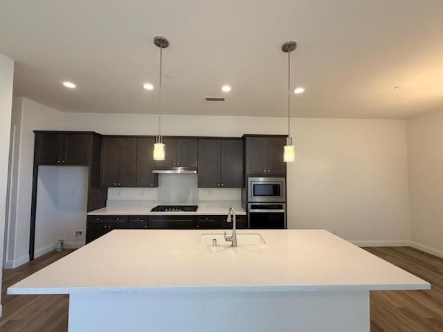 2935 21st Avenue, Kingsburg, CA 93631