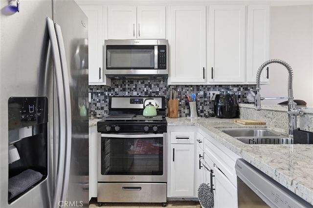 18530 Hatteras Street 337, Tarzana, CA 91356