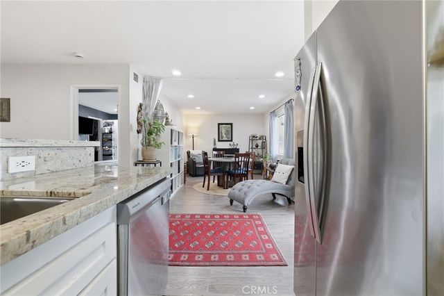 18530 Hatteras Street 337, Tarzana, CA 91356