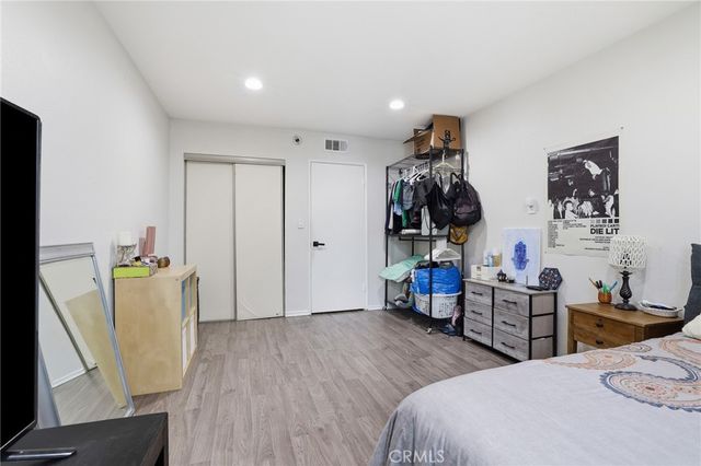 18530 Hatteras Street 337, Tarzana, CA 91356